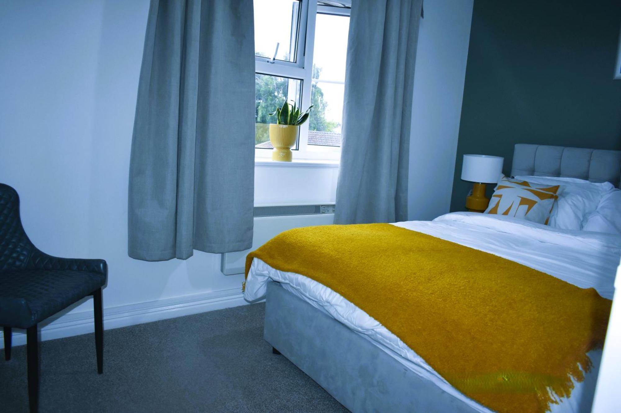Luxury 2 Bed House With 3 Beds,3 Free Parking Lot In Dartford Near Town Centre, Adjacent Bus Stop, Train Station, Bluewater Mall, 25Mins To London City Airport,20 Miles From Central London Eksteriør billede